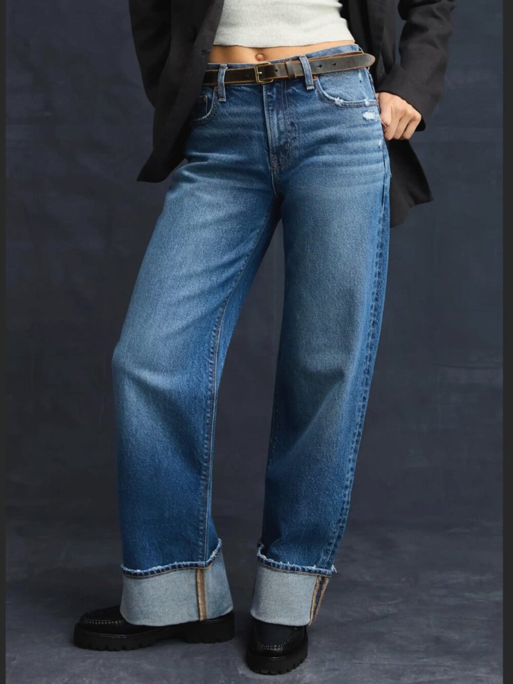 American Eagle Mid-Rise Cuffed Stovepipe Jean Medium Wash Size 00